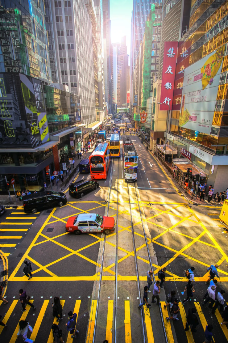 香港中环，购物天堂（图片来自unsplash）
